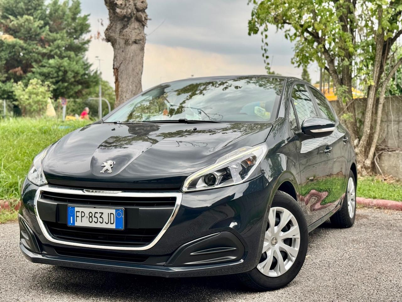 Peugeot 208 PureTech 82 5p. GPL Allure