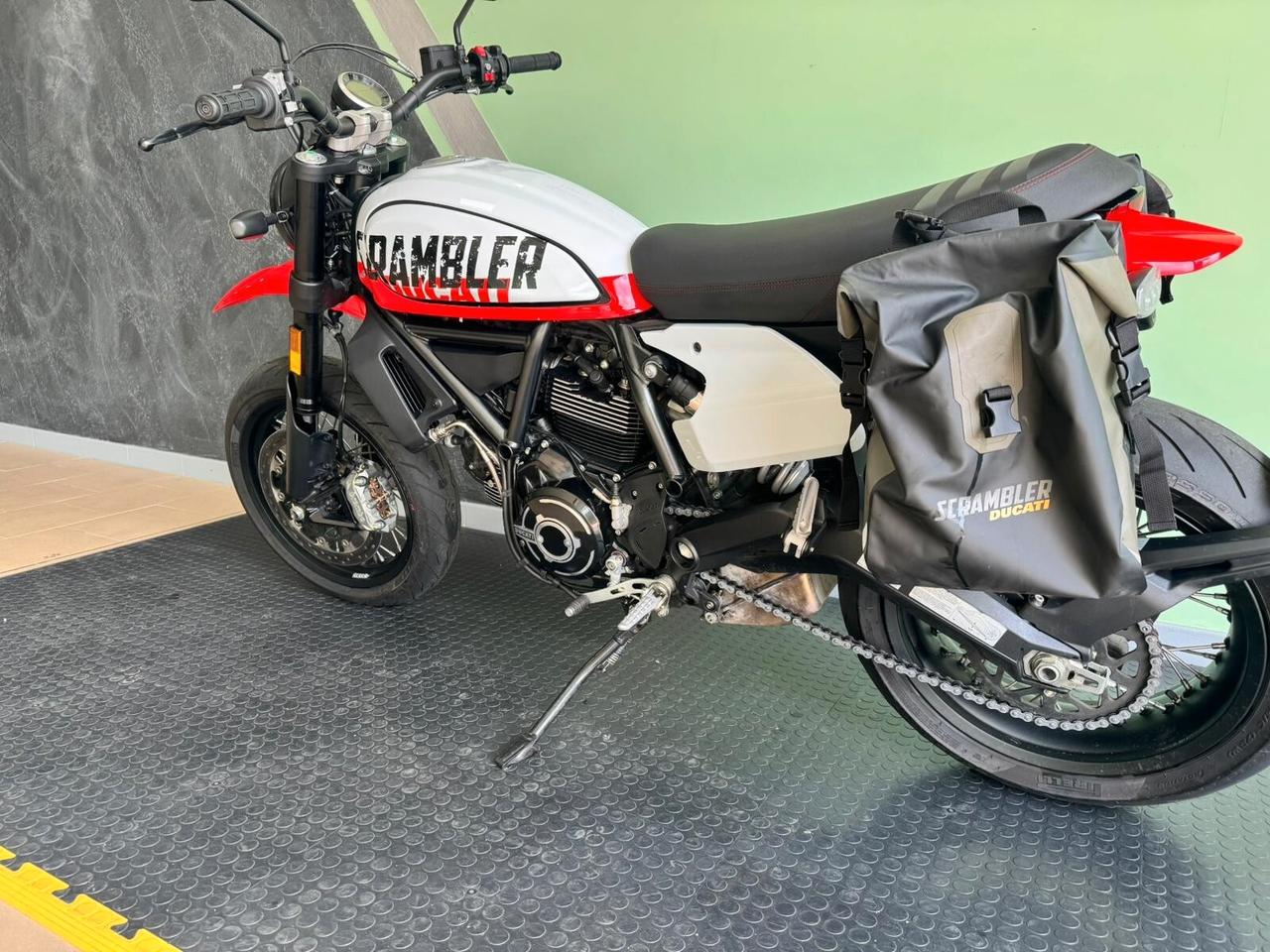 Ducati Scrambler 800 MOTARD