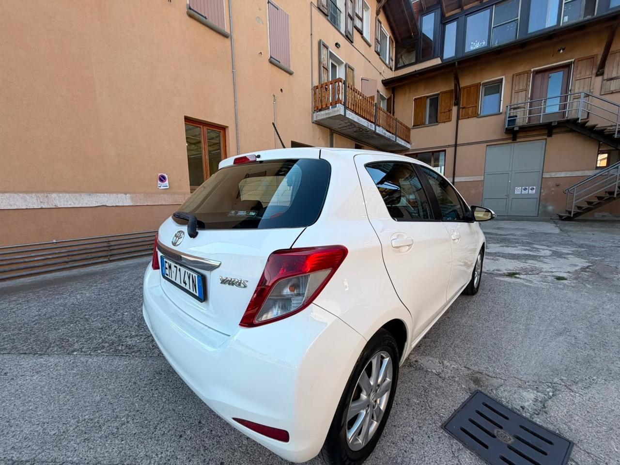 Toyota Yaris 1.0 5 porte Active