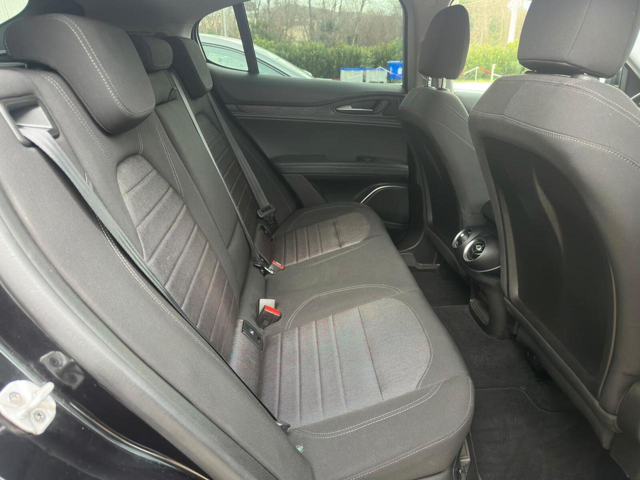 Alfa Romeo Stelvio 2.2 Turbodiesel 160 CV AT8 RWD Sport-Tech