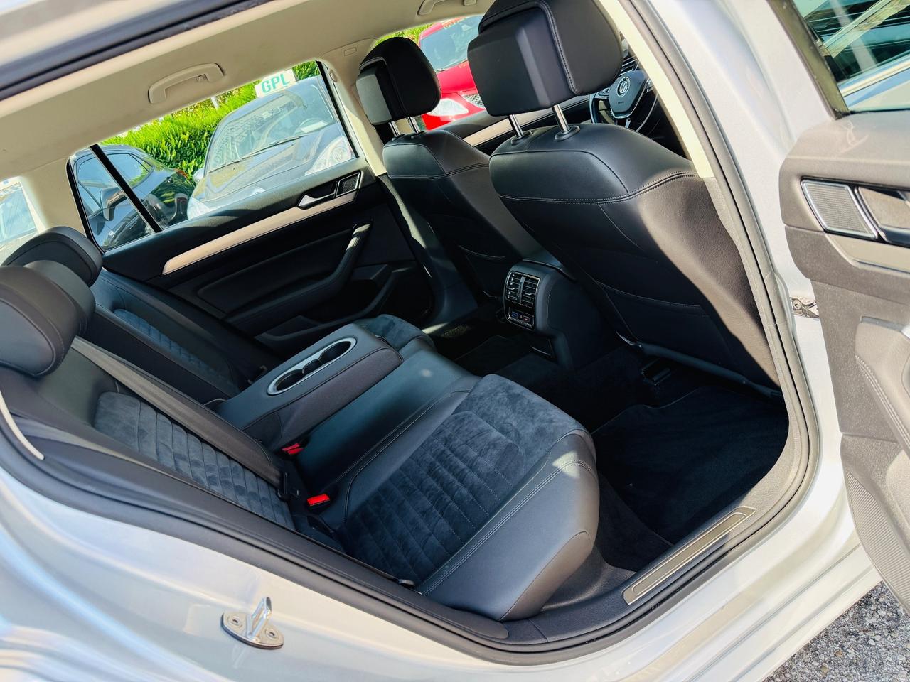 Volkswagen Passat Variant 2.0 TDI DSG Executive BlueMotion Tech.