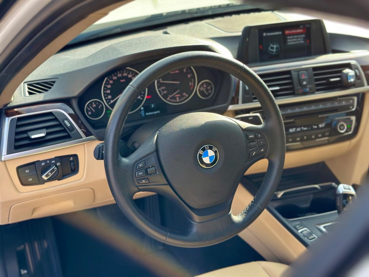 Bmw 320i berlina Business Advantage aut.