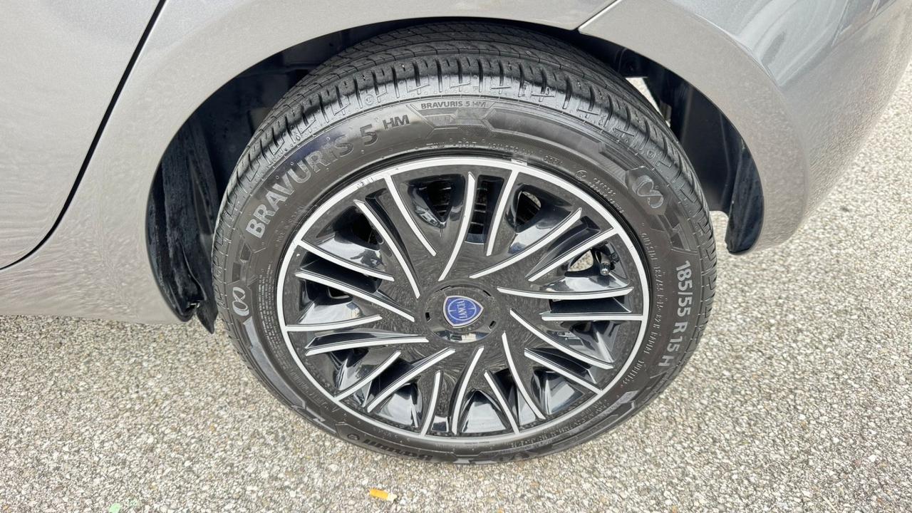 Lancia Ypsilon 1.0 FireFly 5 porte S&S Hybrid Ecochic Gold