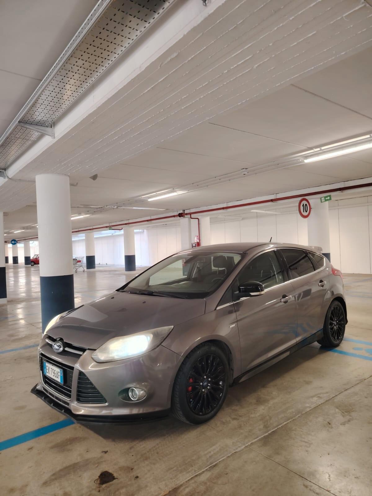 Ford Focus look ST LINE