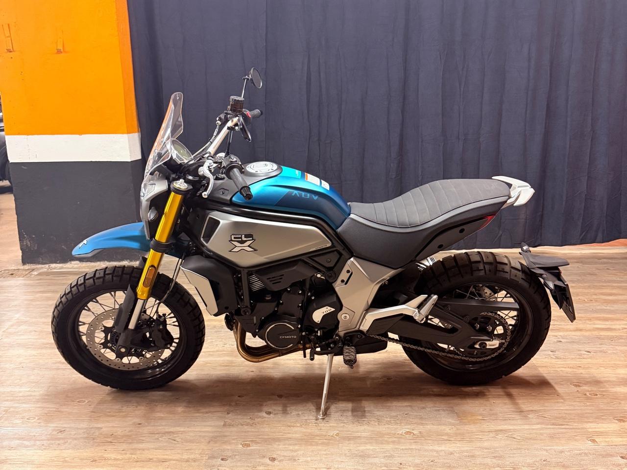 MERAVIGLIOSA CF-MOTO CON SOLI 2332 KM UNICO PROPRIETARIO