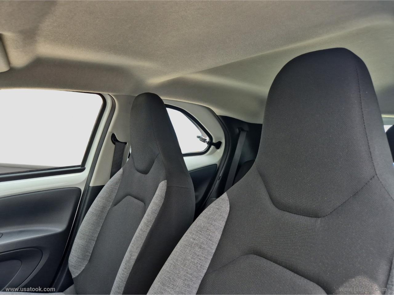 TOYOTA Aygo X 1.0 VVT-i 72 CV 5p. Active TUA A 14.950 € CON USATOOK PLUS