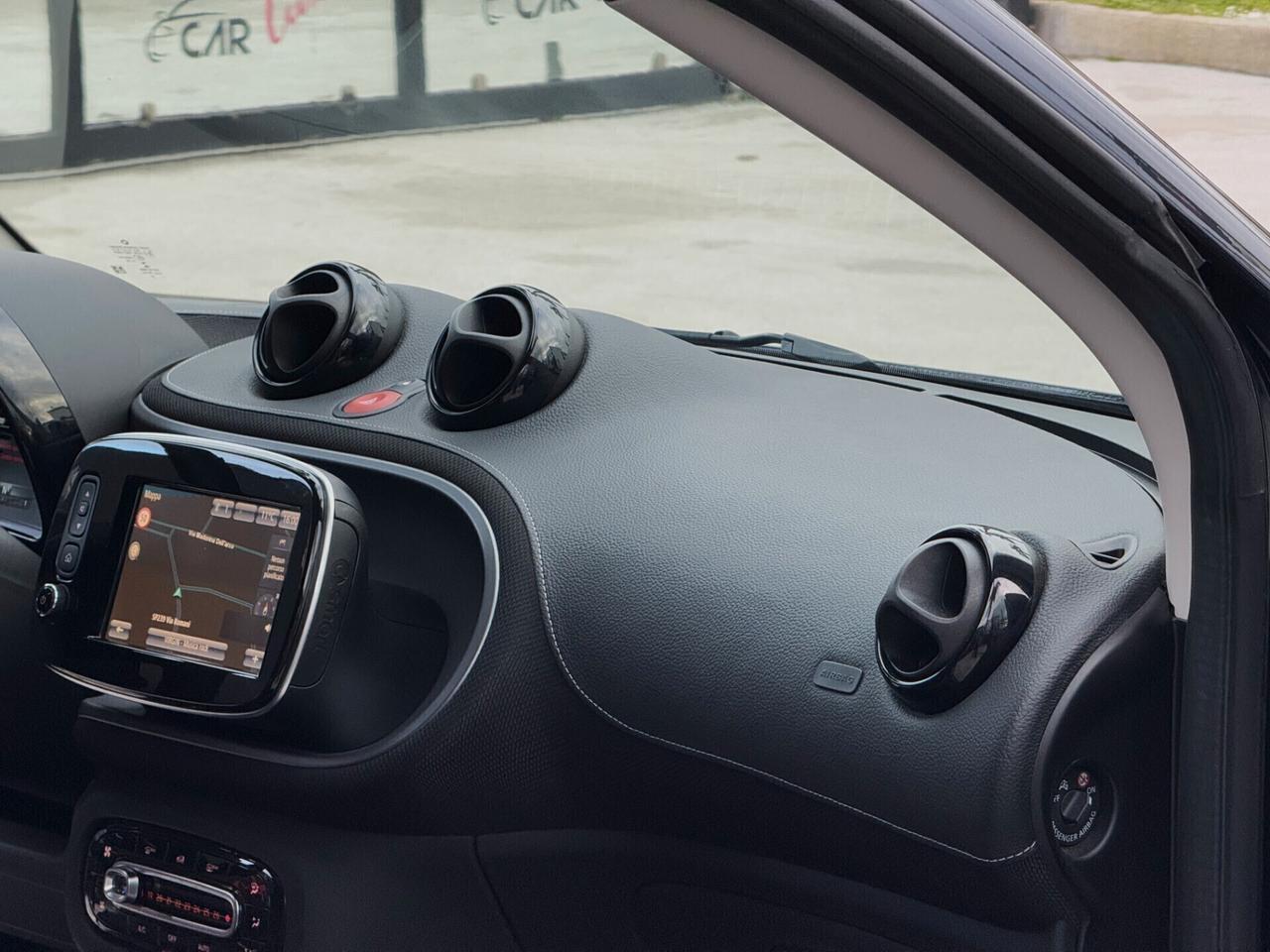 Smart forTwo 0.9 T Parisblue BRABUS Style 90CV