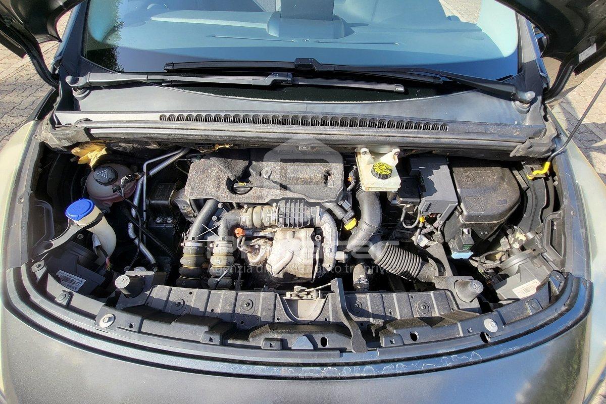 PEUGEOT 3008 1.6 HDi 115CV Business