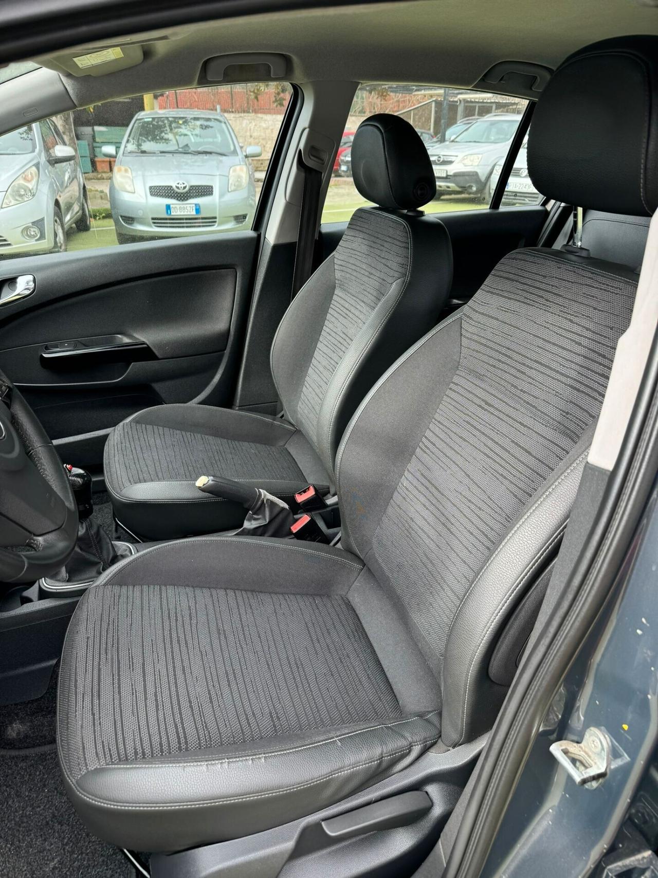 Opel Corsa 1.2 5 porte