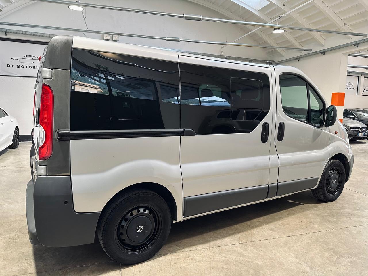 Opel Vivaro 2.0 CDTI 9 posti CLIMA - RADIO