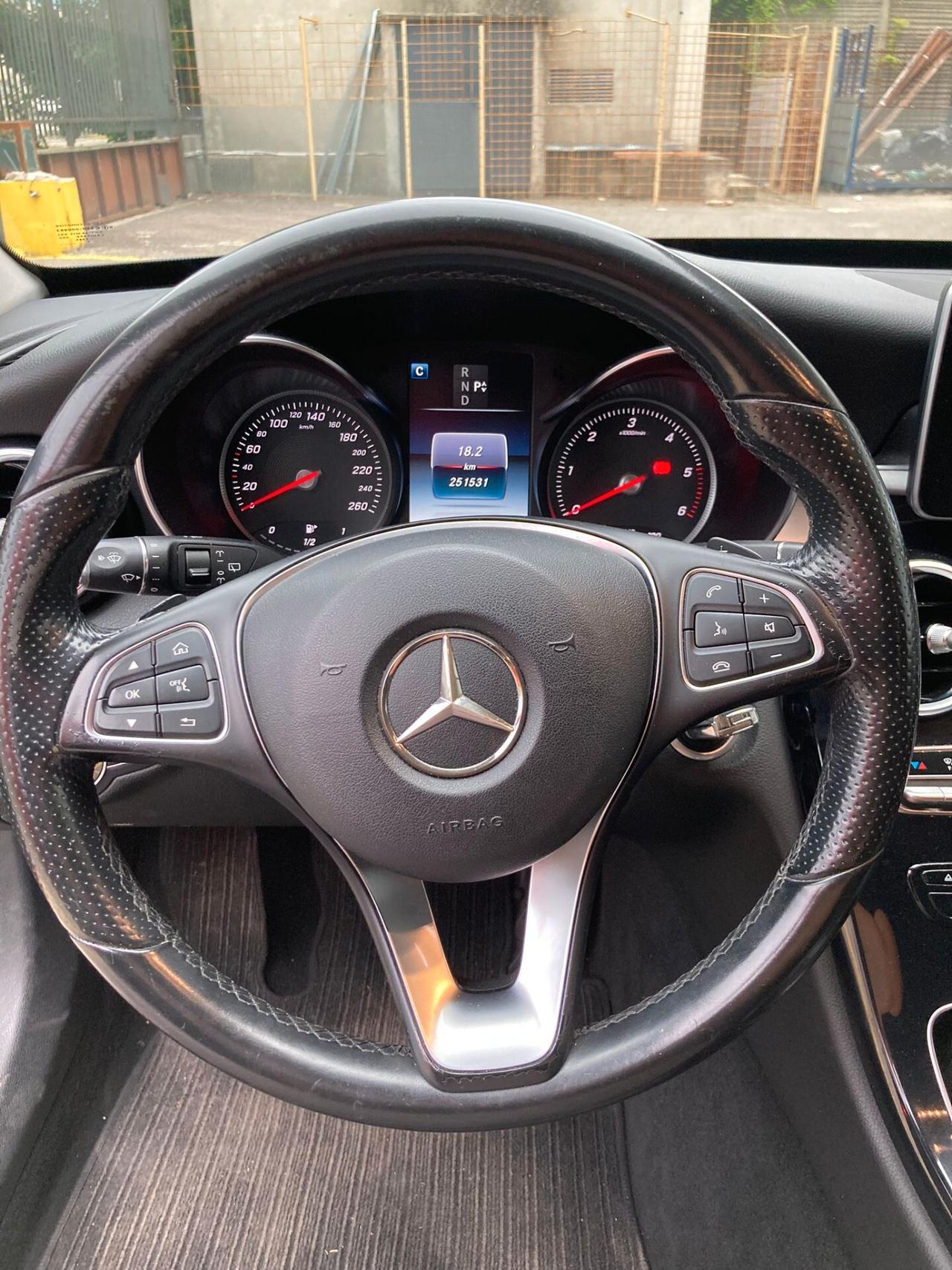 MERCEDES C220 D