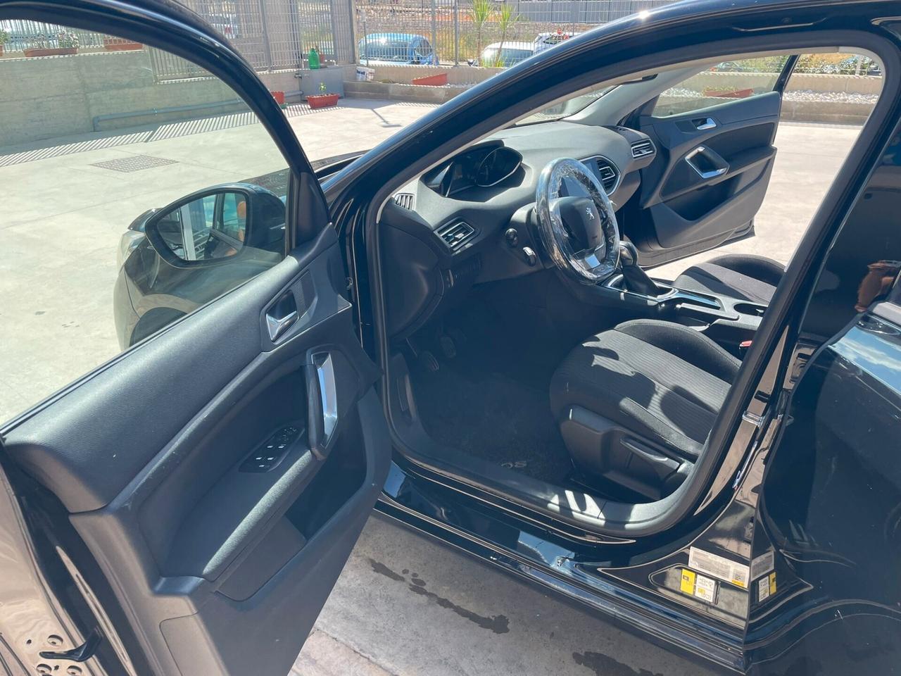 Peugeot 308 1.6 HDi 92 CV Business