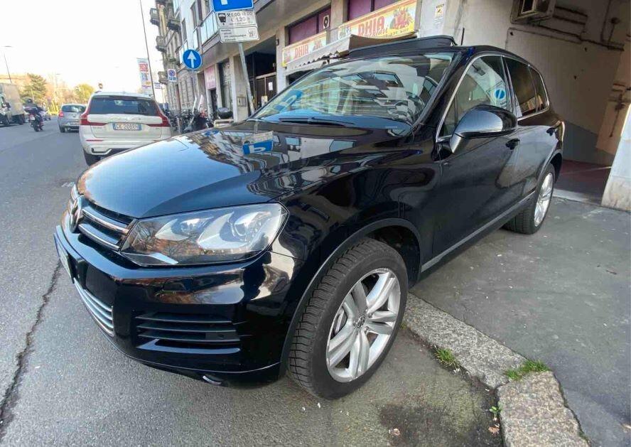 Volkswagen Touareg 3.0 TDI 245 CV tiptronic tetto apribile BlueMotion Techn. Executive