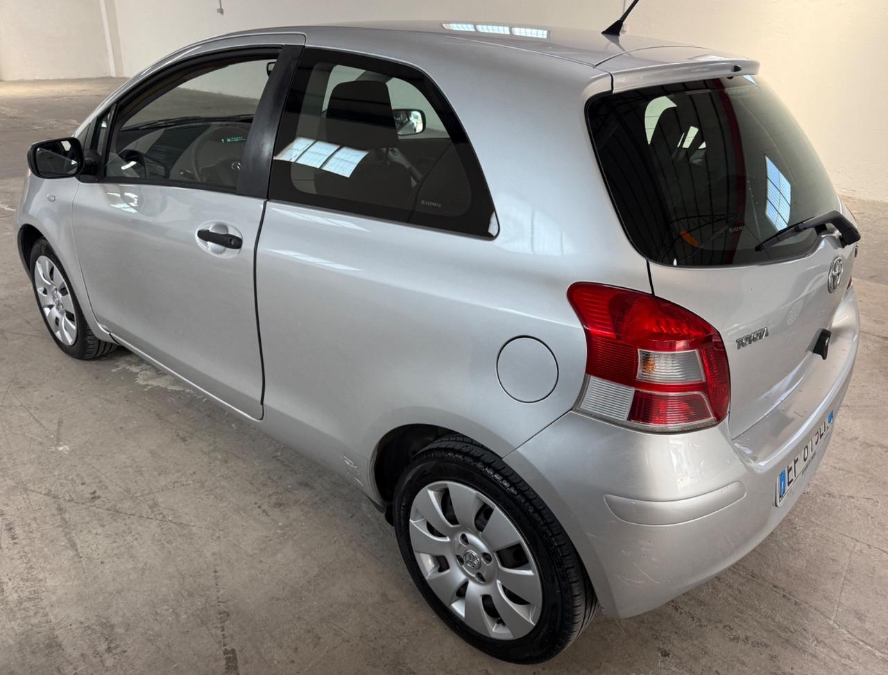 Toyota Yaris 1.0 Benzina 69Cv 3 porte - 2011