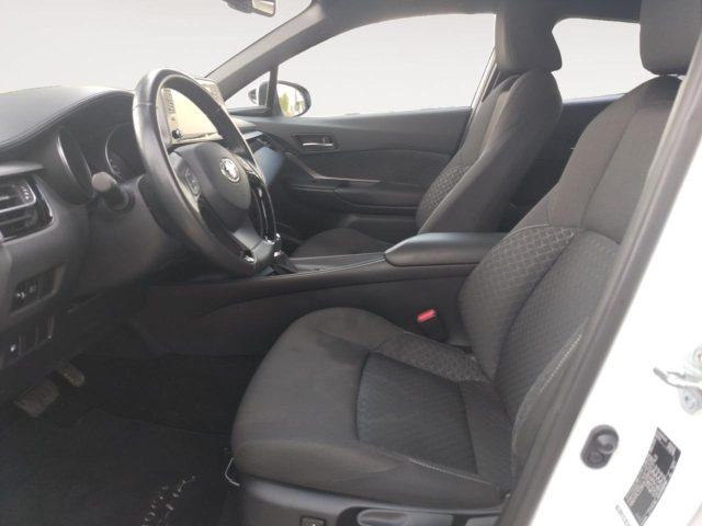 TOYOTA C-HR 1.8 Hybrid E-CVT Business