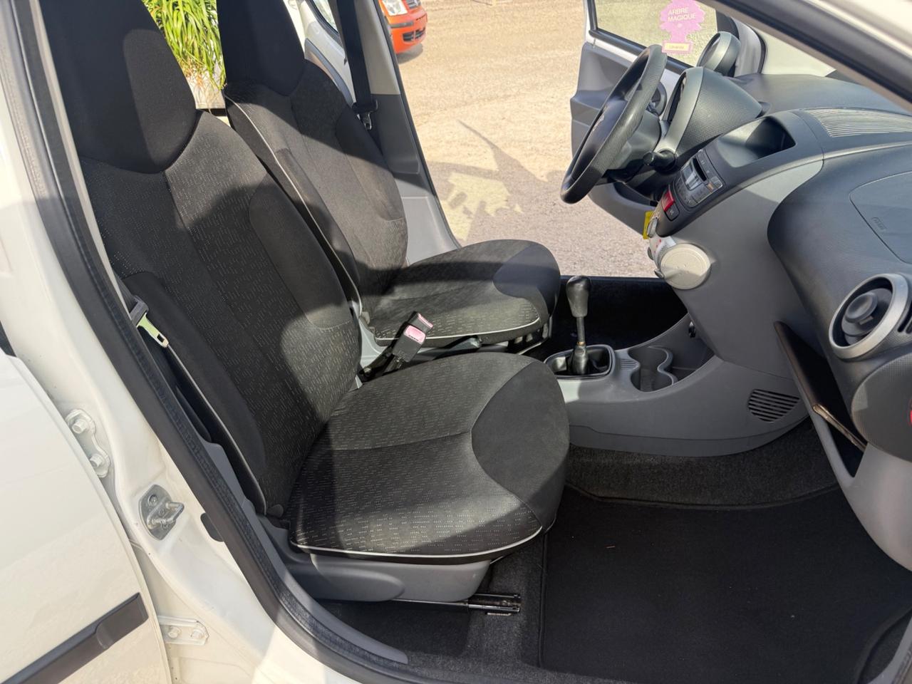 Peugeot 107 1.0 68CV 5p. Desir