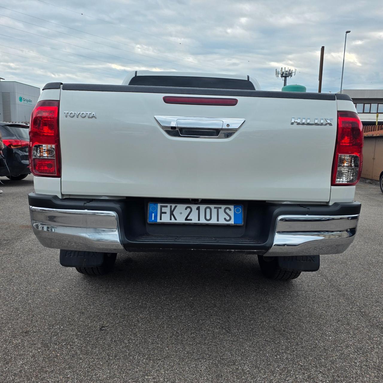 Toyota Hilux 2.4 D-4D 4WD 4 porte Double Cab Executive