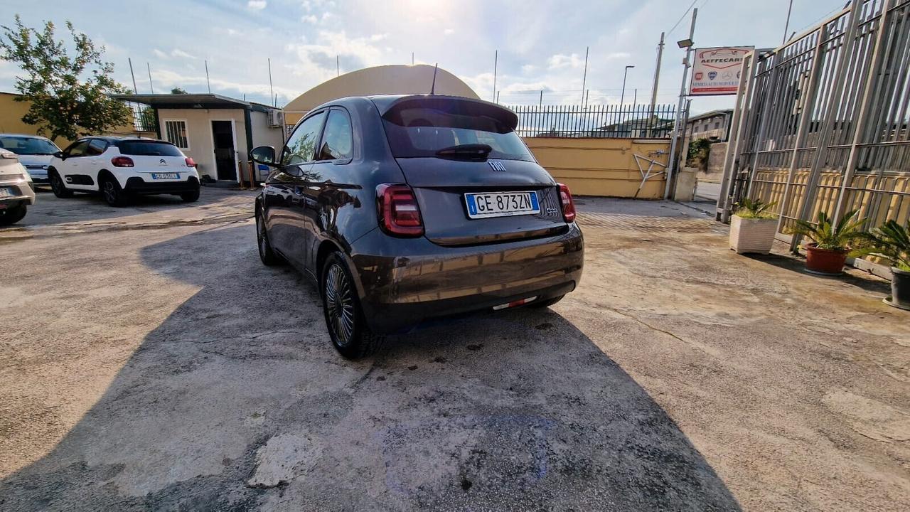 Fiat 500E La Prima Berlina