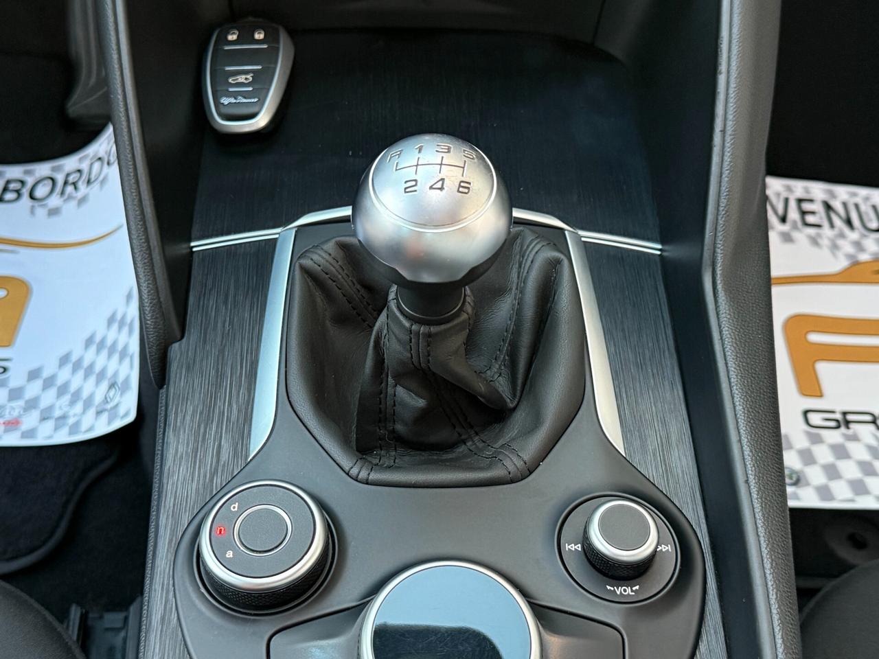 Alfa Romeo Giulia 2.2 TD 160CV NAVI LED - 2019