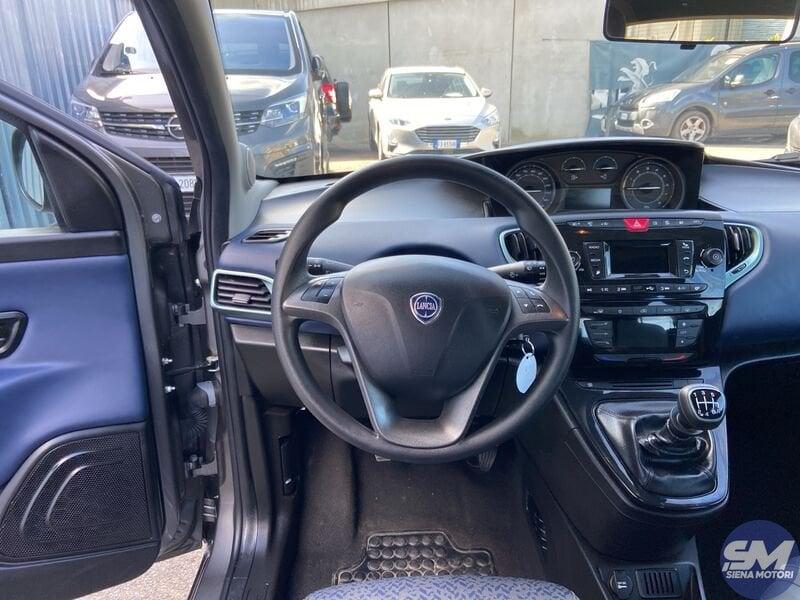 Lancia Ypsilon 1.0 FireFly 5 porte S&S Hybryd Gold