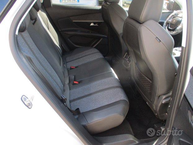 Peugeot 3008 NAVI/PDC/CAMERA/LED/CROMO