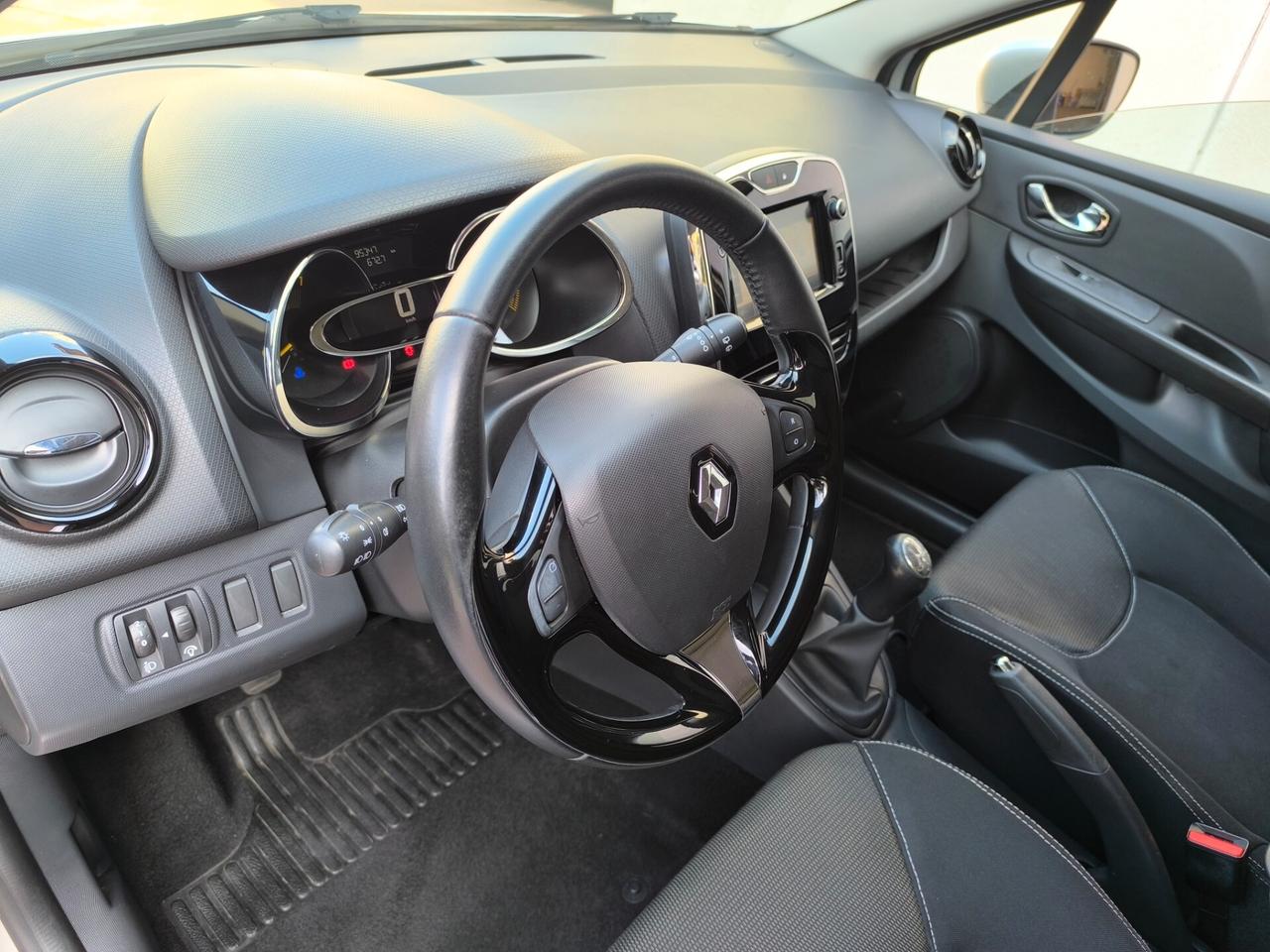 Renault Clio 1.2 75CV 5 porte Costume National