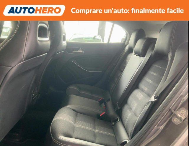MERCEDES-BENZ GLA 200 Sport