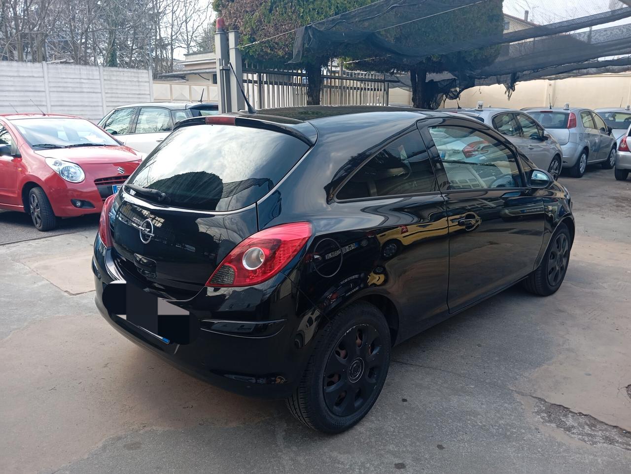 Opel Corsa 1.2 3 porte Club valuto permute