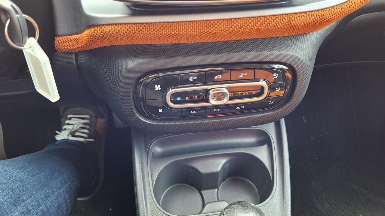 Smart fortwo EQ Prime iva esposta