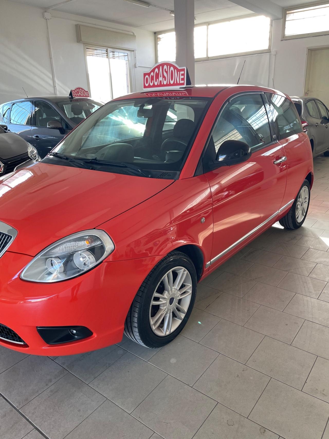 Lancia Ypsilon 1.2 69 CV Unyca