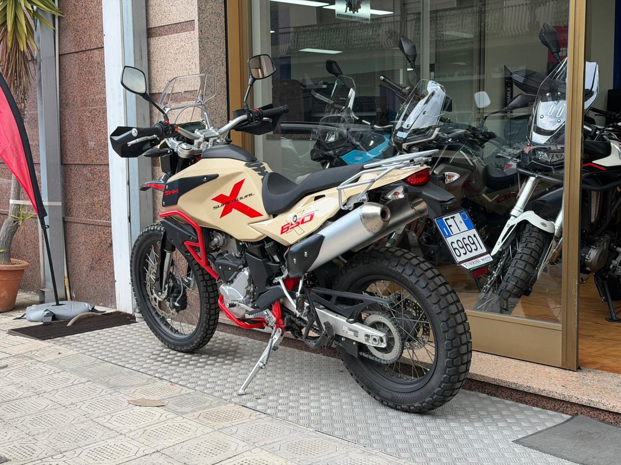 Swm Superdual 600 2026 con TRIS DI VALIGIE a soli 45€!