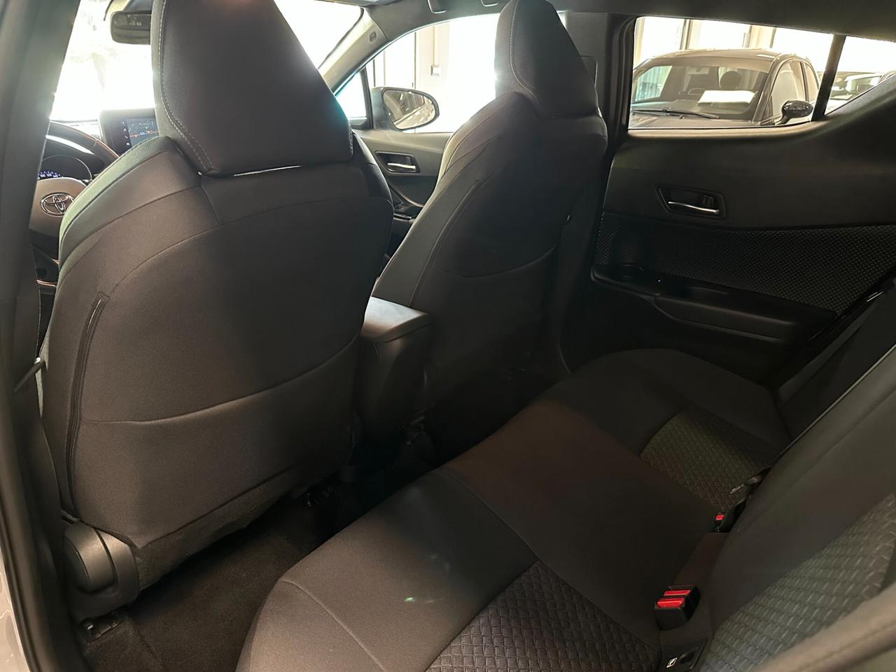 Toyota C-HR 2.0 Hybrid E-CVT Morebusiness