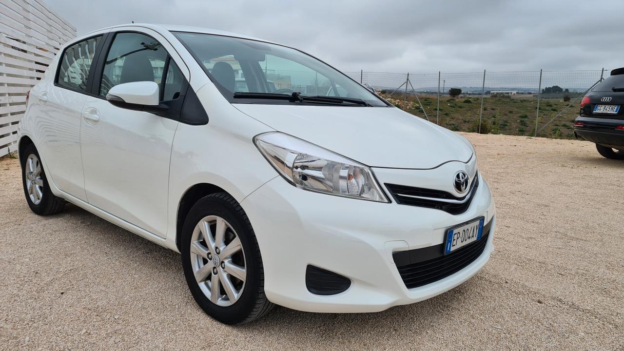 Toyota Yaris 1.4 D4d diesel 90 cv OK NEOPATENTATI PERFETTISSIMA