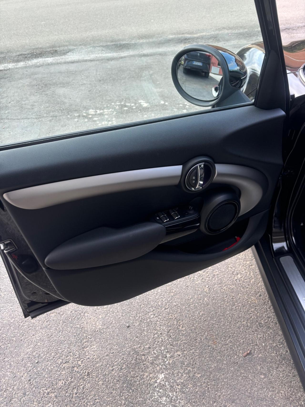 Mini 1.5 Cooper D 95cv NEOPATENTATI