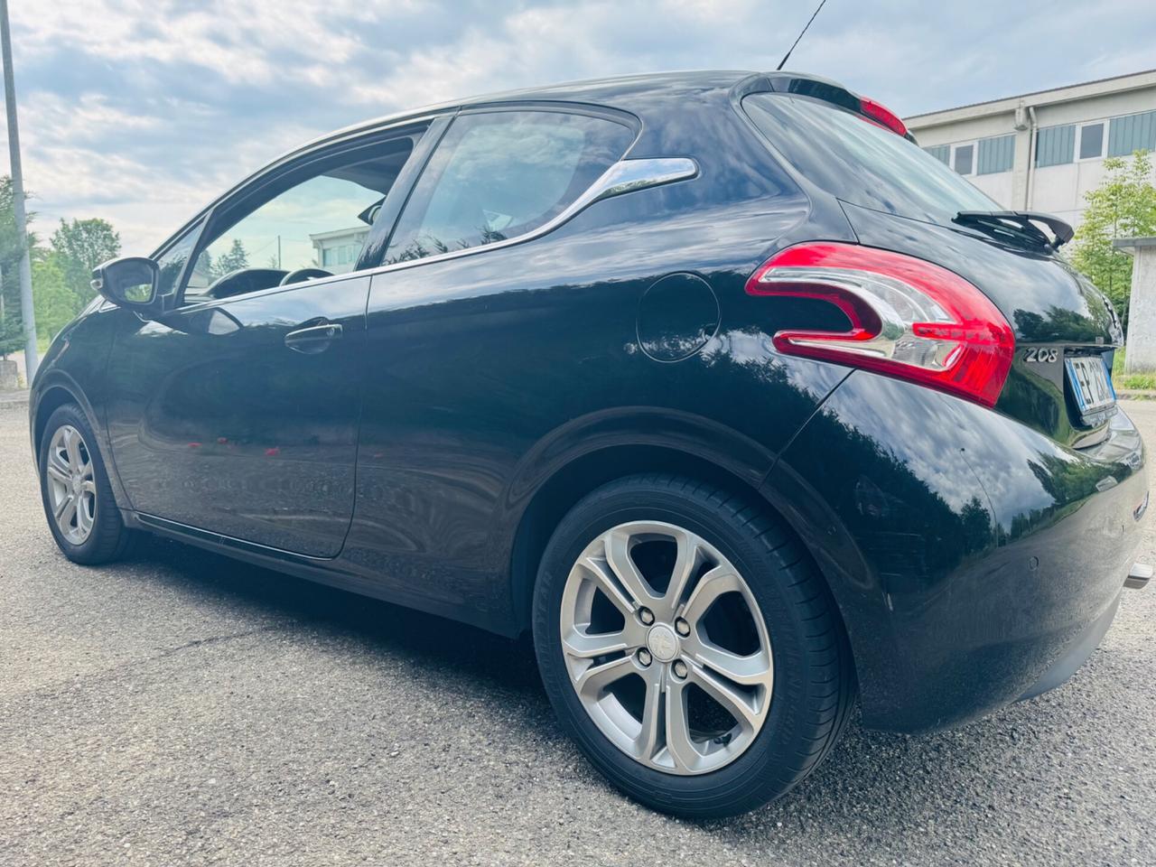 Peugeot 208 1.2 VTi 82 CV Splendide Condizioni