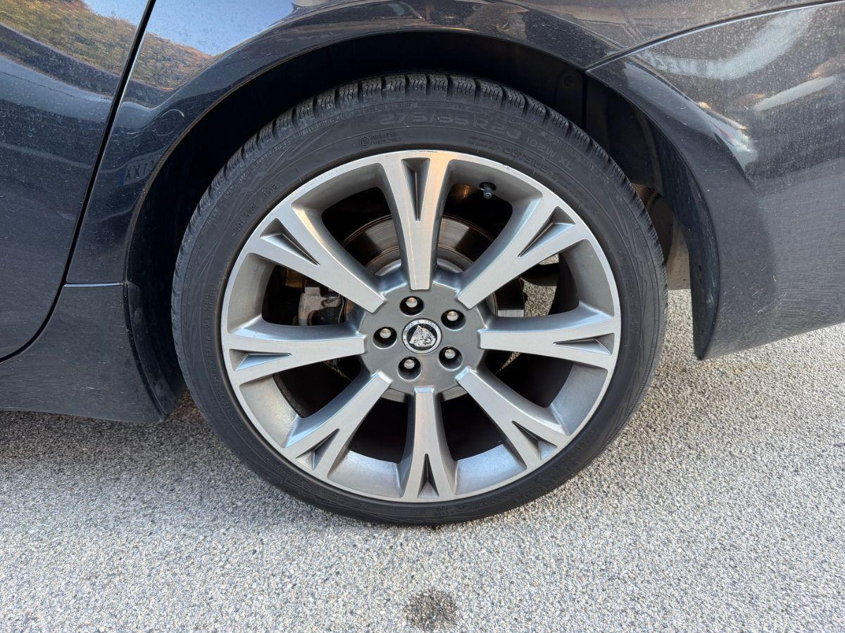 JAGUAR - XJ - 3.0D V6 Premium Luxury