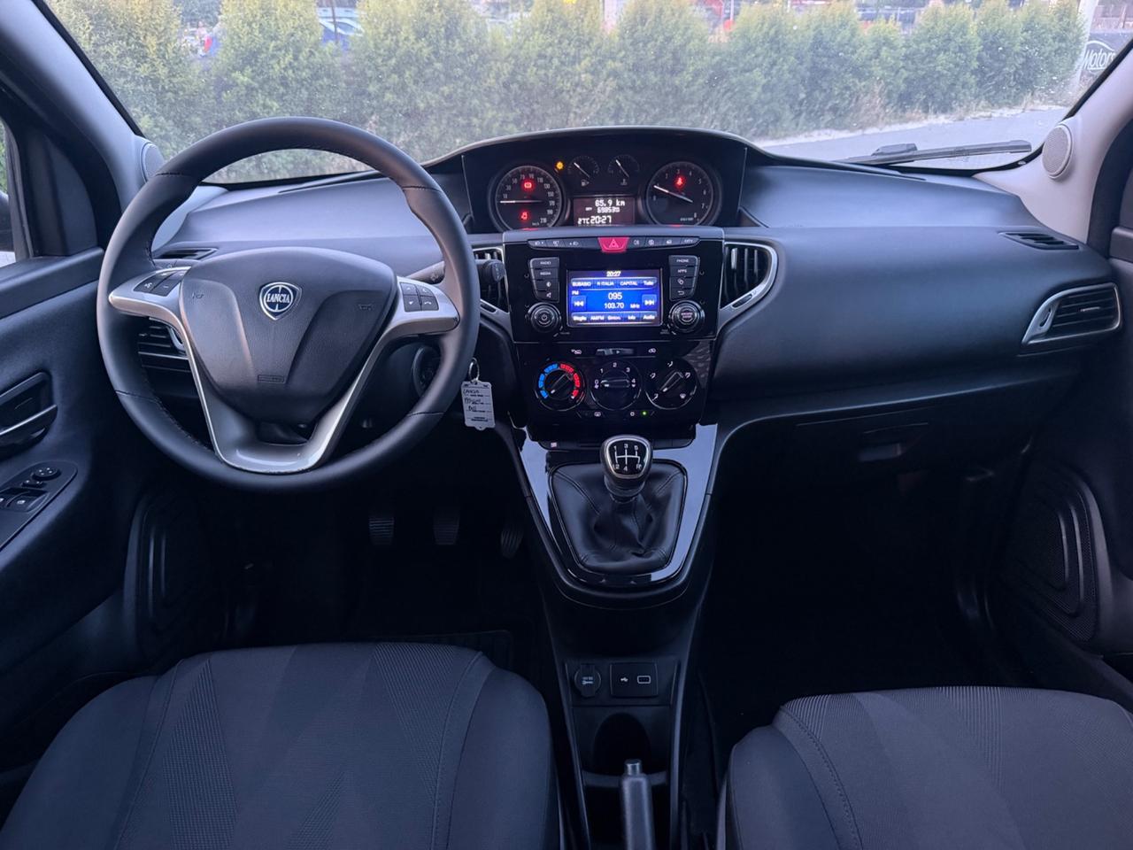 Lancia Ypsilon 1.2 69 CV 5 porte Gold