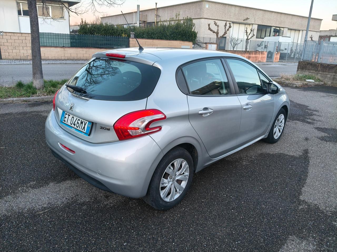 Peugeot 208 1.2 5 porte 2014 SOLO 137.000 KM