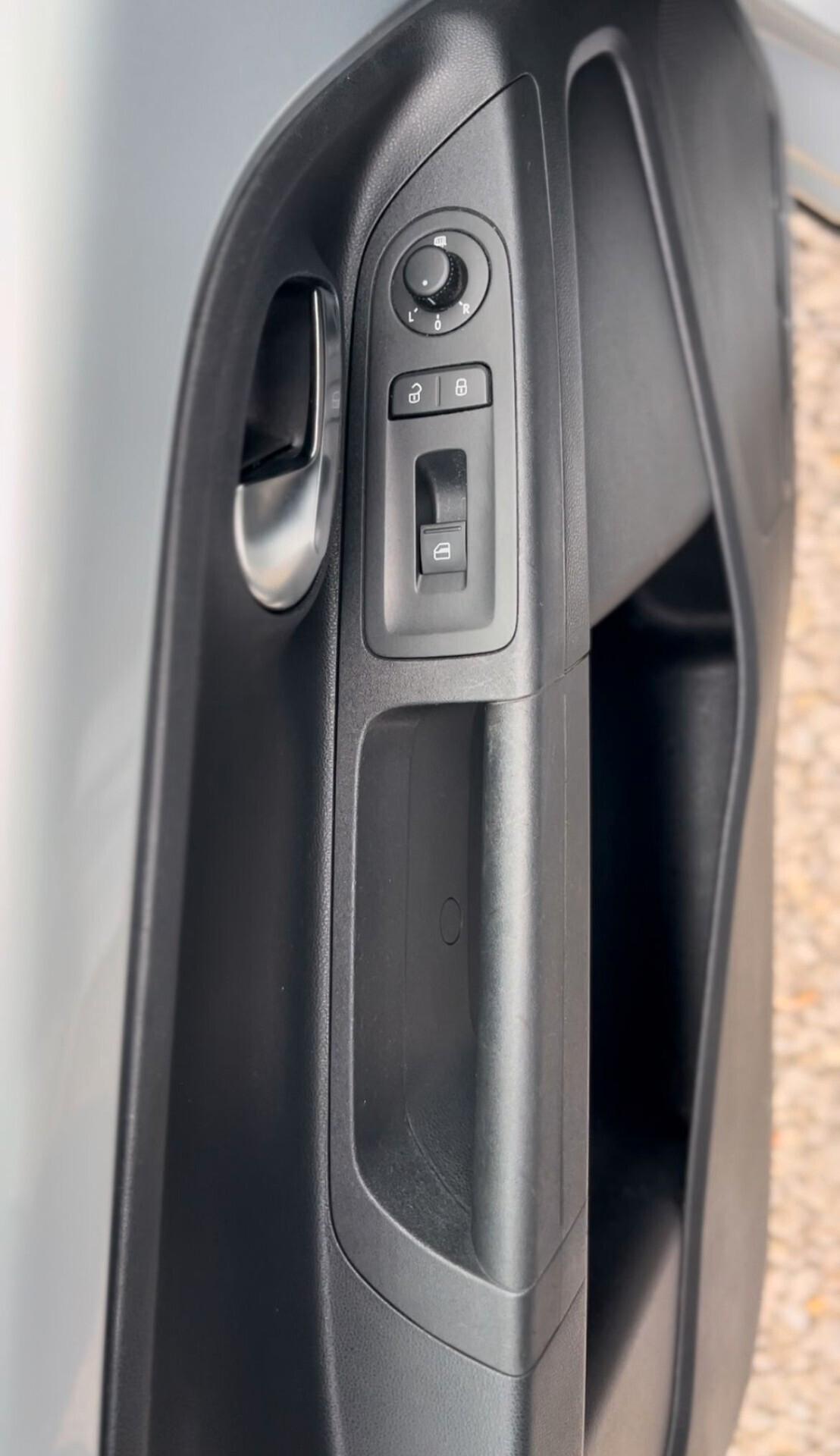 Volkswagen up! 1.0 75 CV 5p. Cross