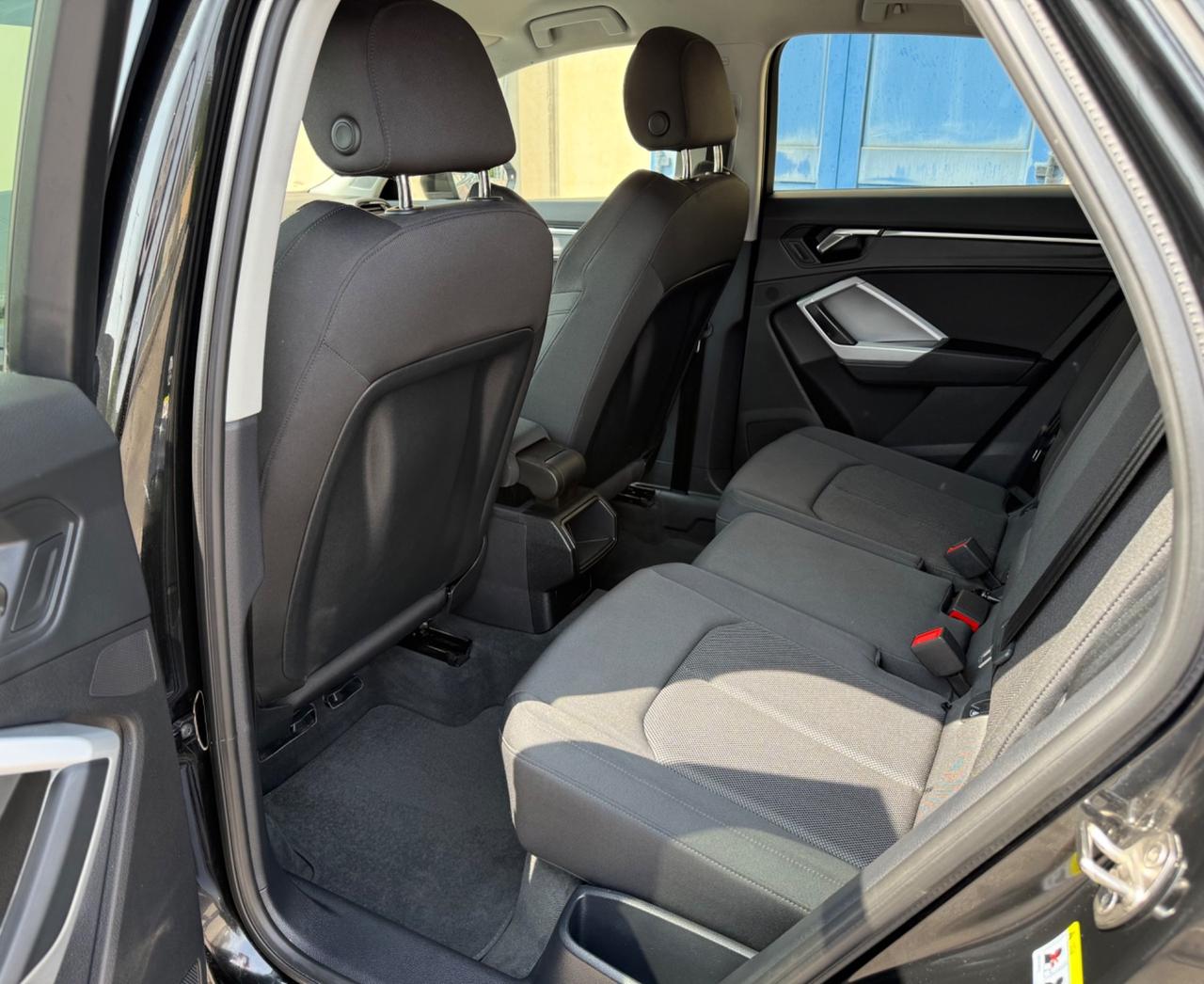 Audi Q3 SPB 40 TDI quattro S tronic S Line Identity Black