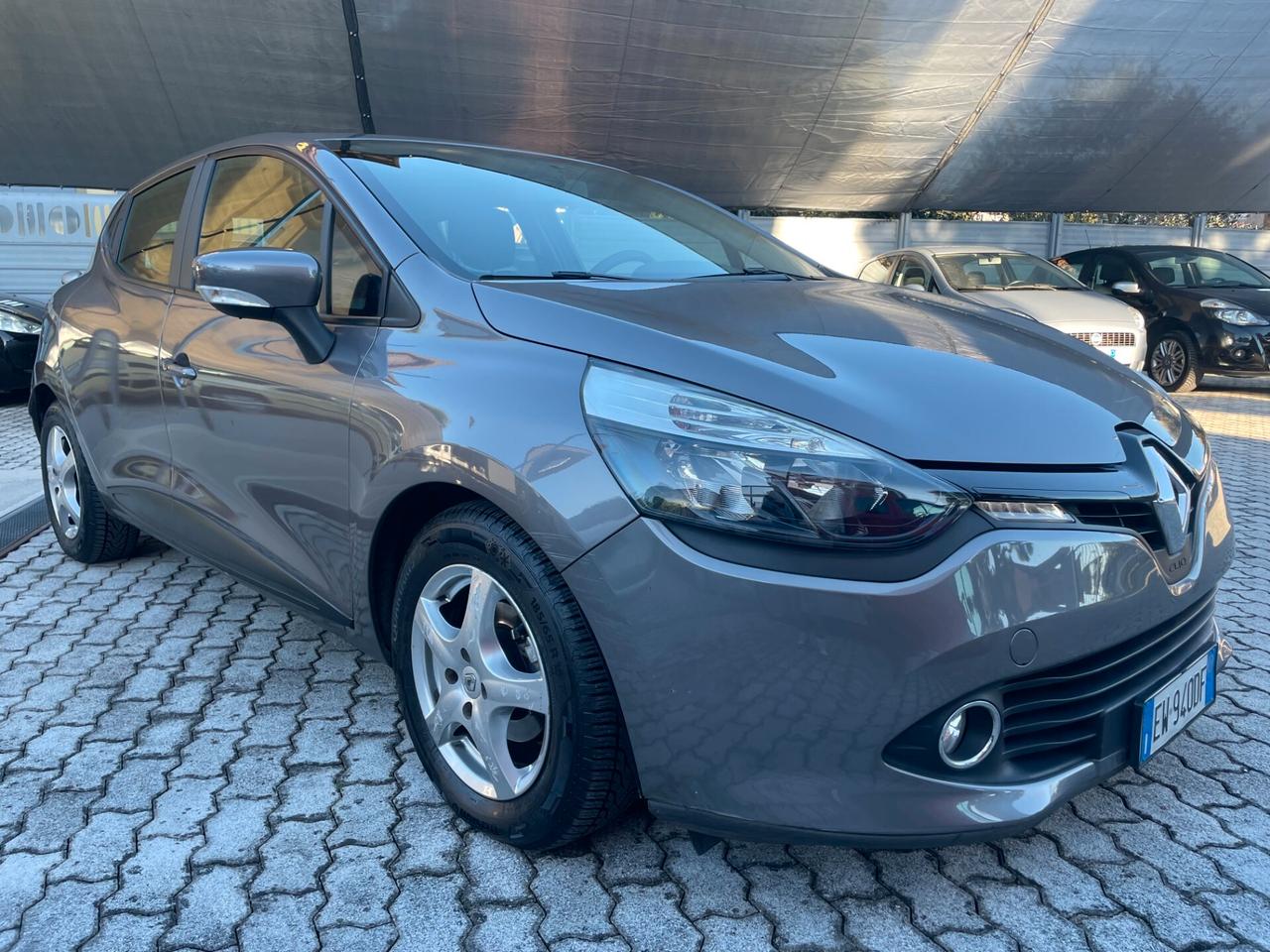 Renault Clio 1.2 75CV 5 porte Costume National +NAVI NEOPATENTATI