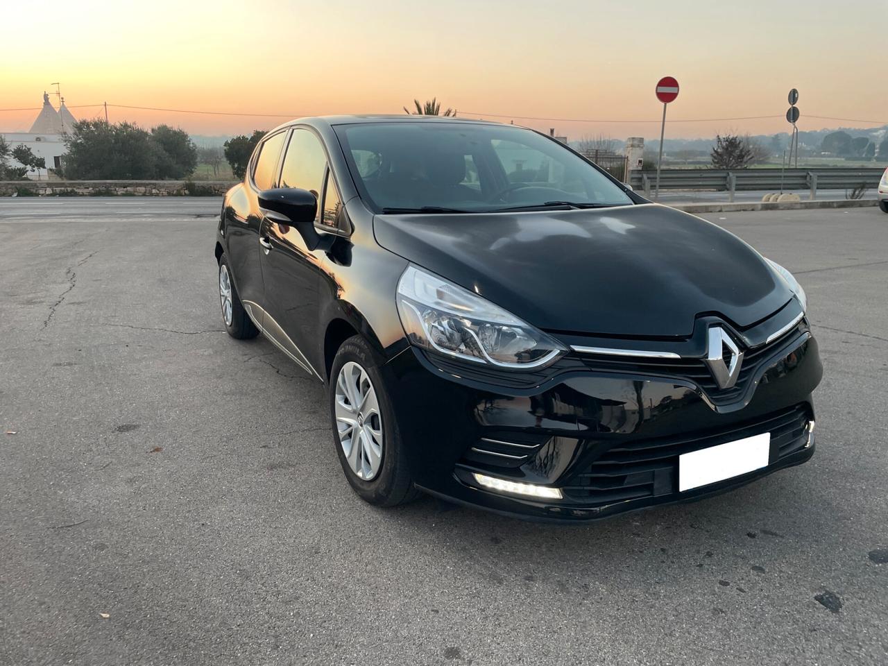 Renault Clio dCi 8V 90 CV 5 porte Moschino Intens finanziabile