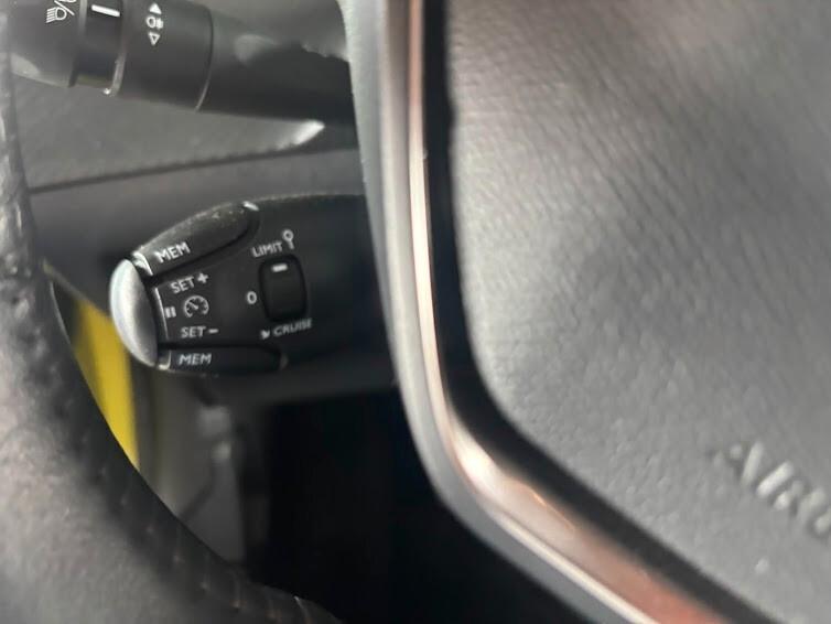 Peugeot 208 1.2 75CV NEOPATENTATI