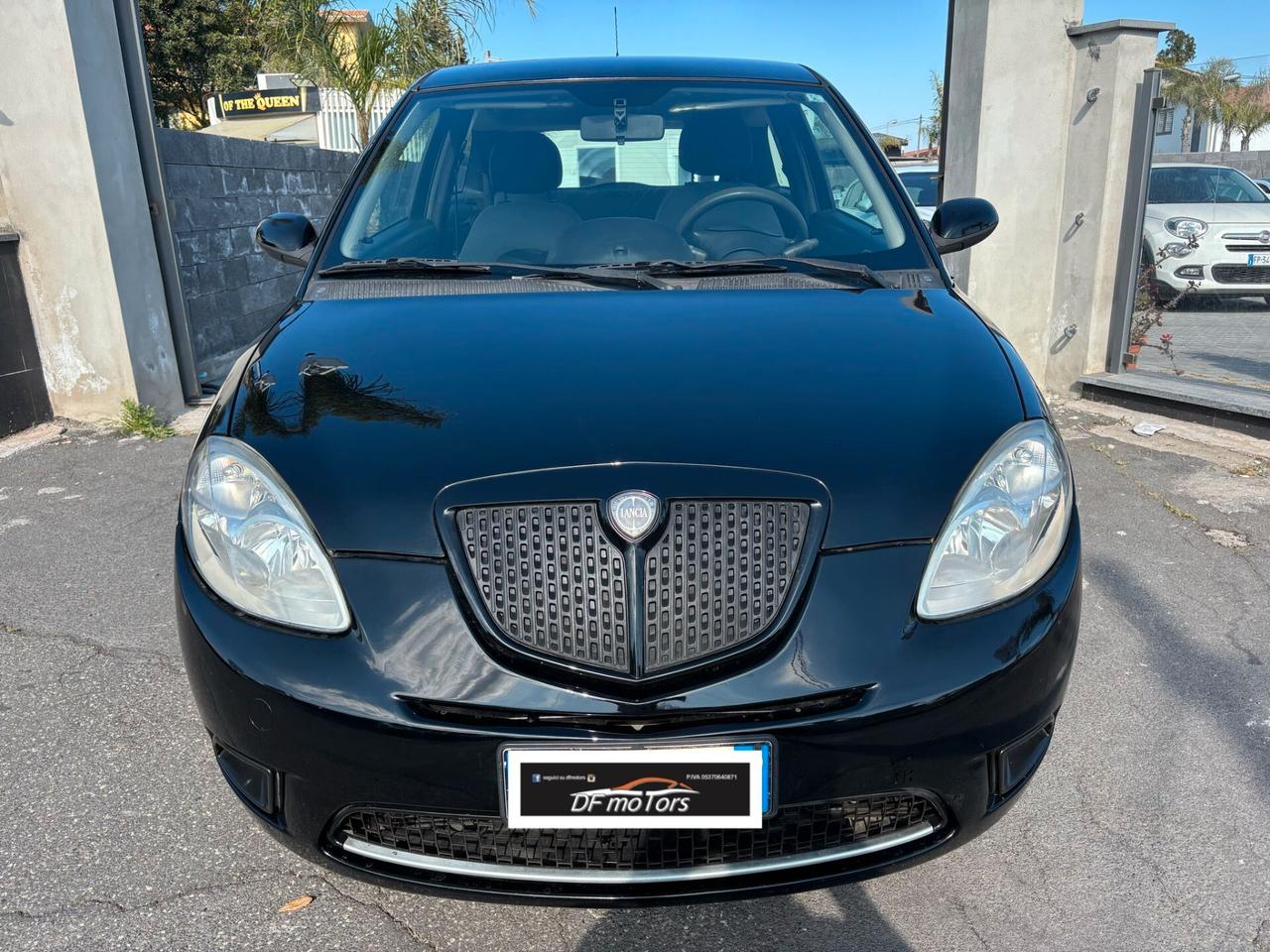 Lancia Ypsilon 1.3 MJT 75 CV Argento