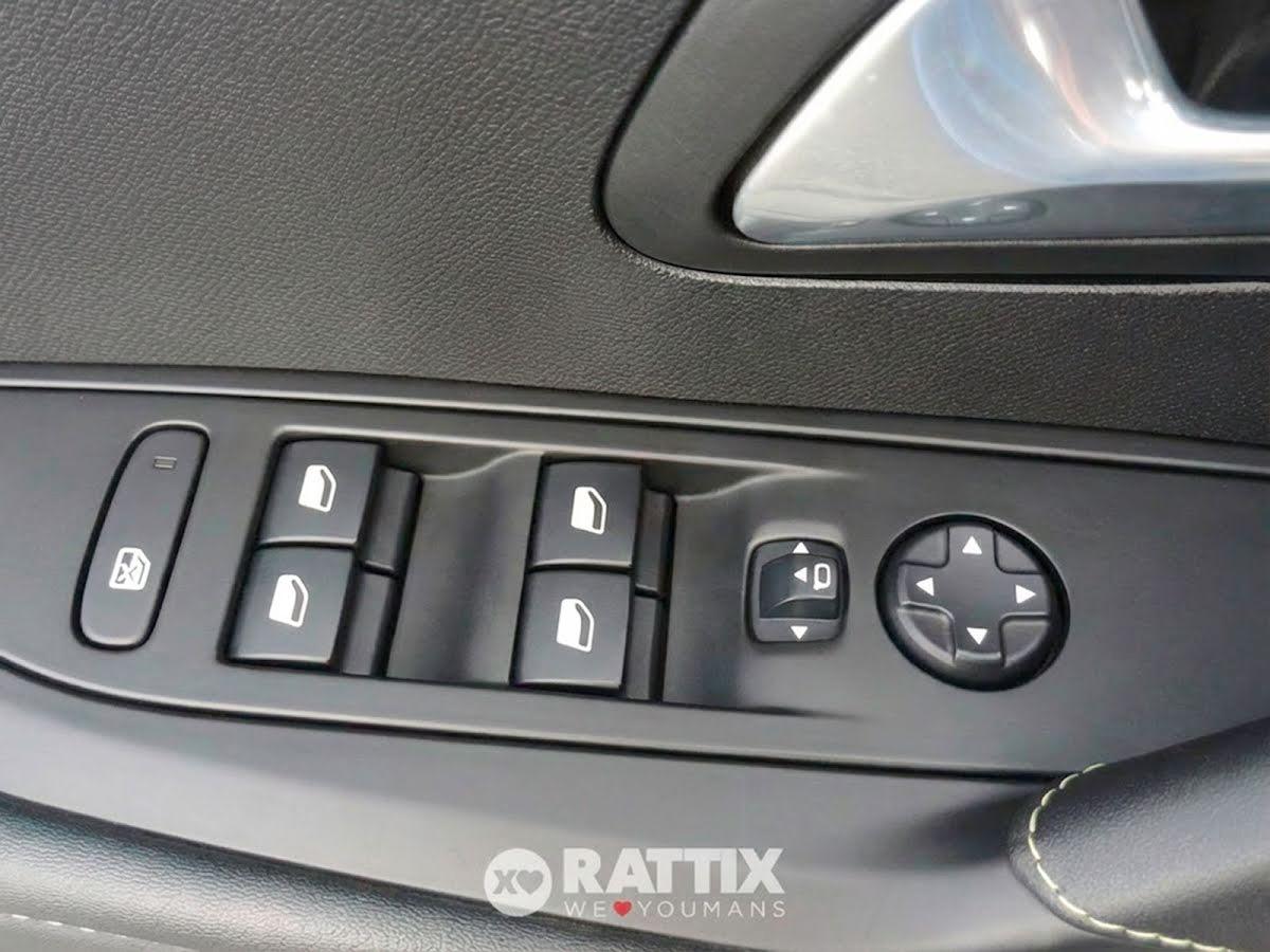 Peugeot e-208 motore elettrico 100kW GT