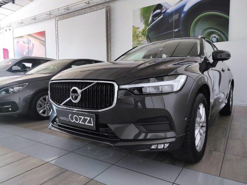 VOLVO XC60 (2017-->) - XC60 B5 (d) AWD Geartronic Momentum Pro