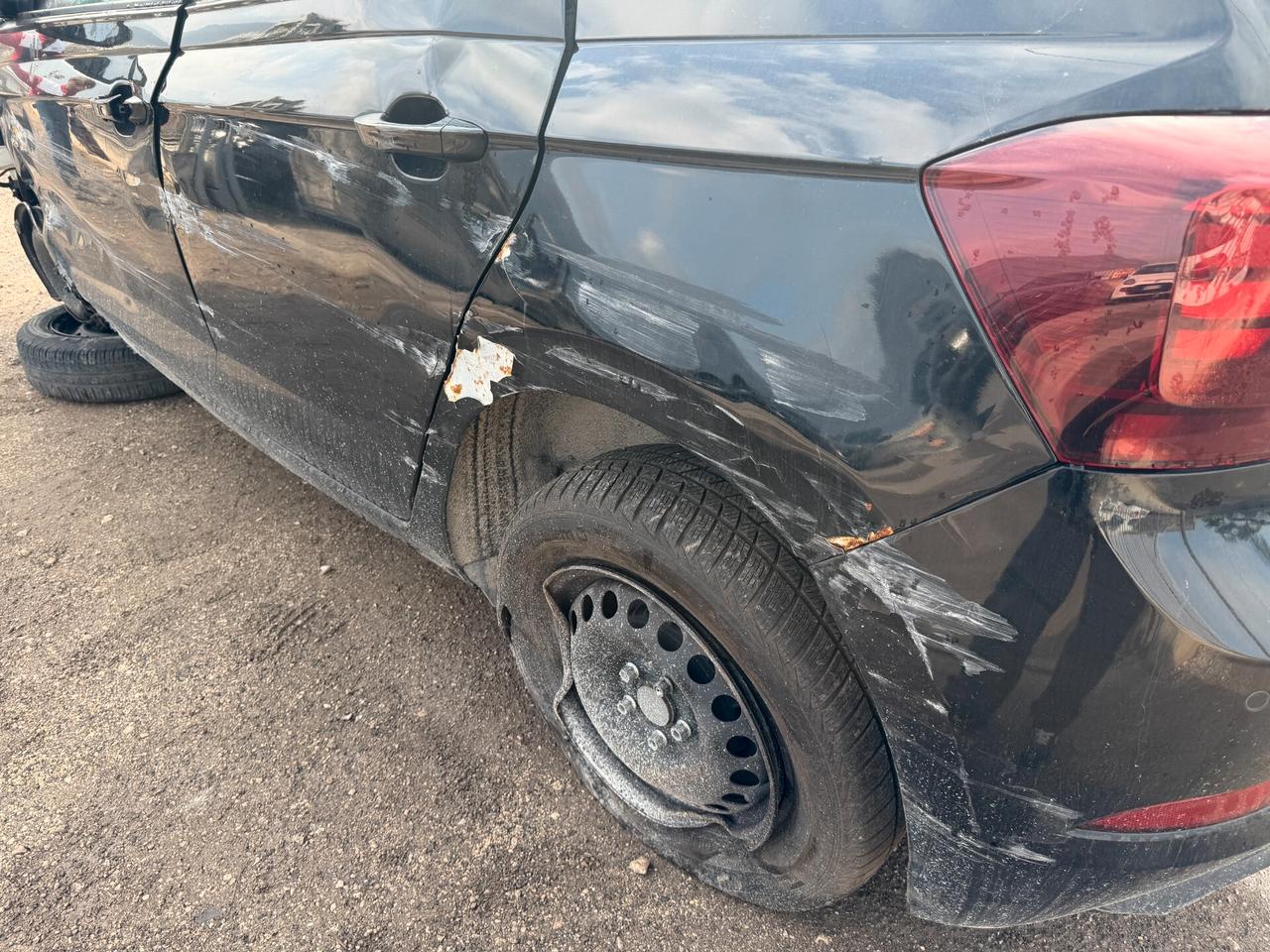 VOLKSWAGEN POLO 2022 1.0 BENZINA 80 CV *SINISTRATA