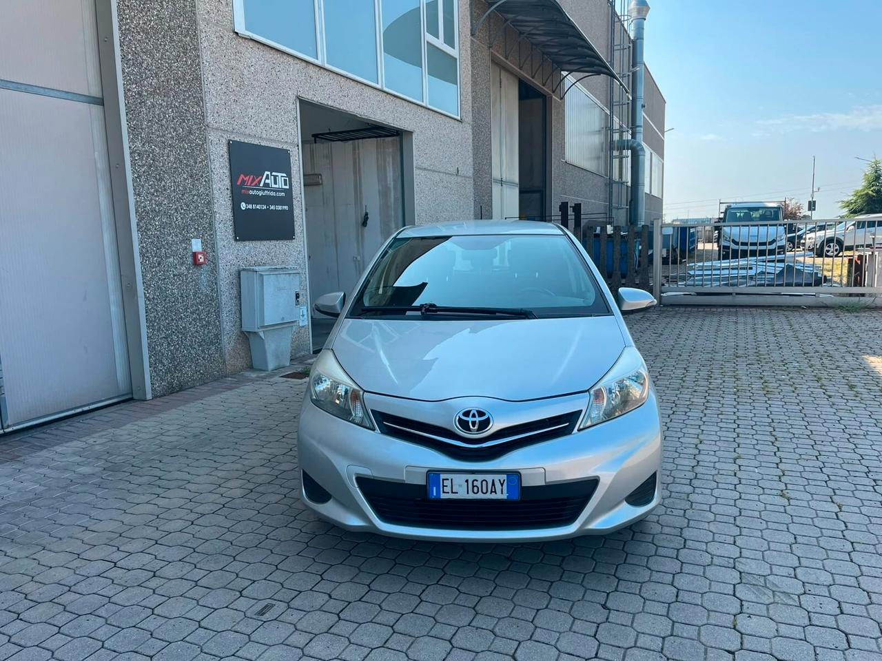 Toyota Yaris 1.0 5 porte Lounge *NEOPATENTATI*