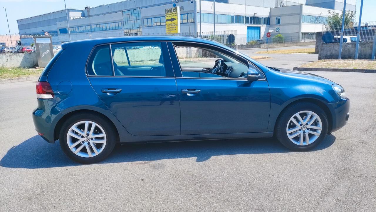 Volkswagen Golf VI 1.6 TDI DPF 5p. Highline NEOPATENTATI - 2010