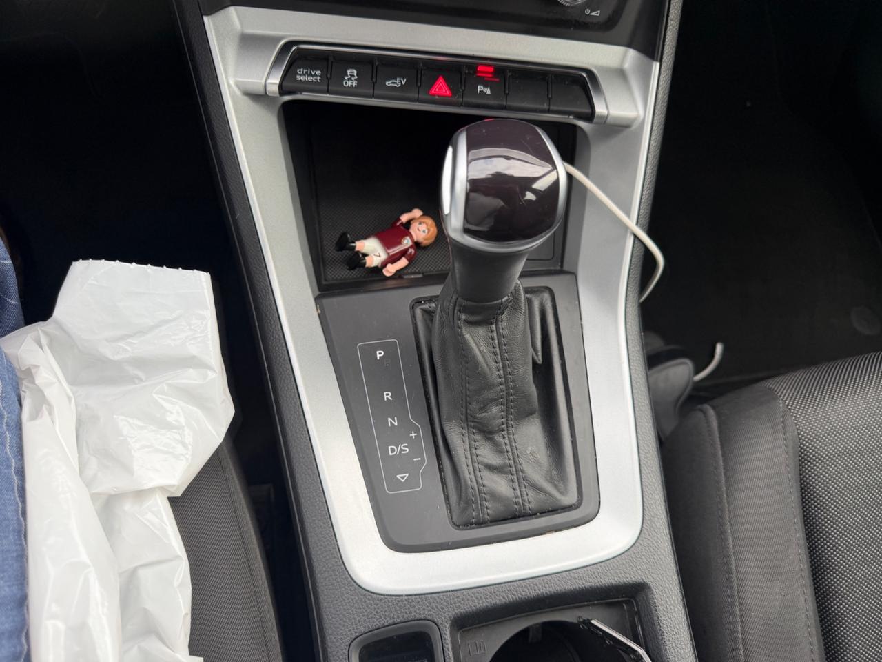Audi Q3 45 TFSI e S tronic Business
